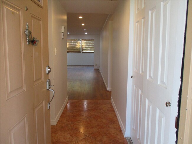 Building Photo - 9370 SW 8th St