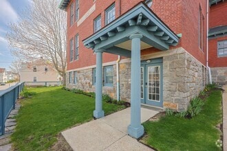 Building Photo - Hovey Condo