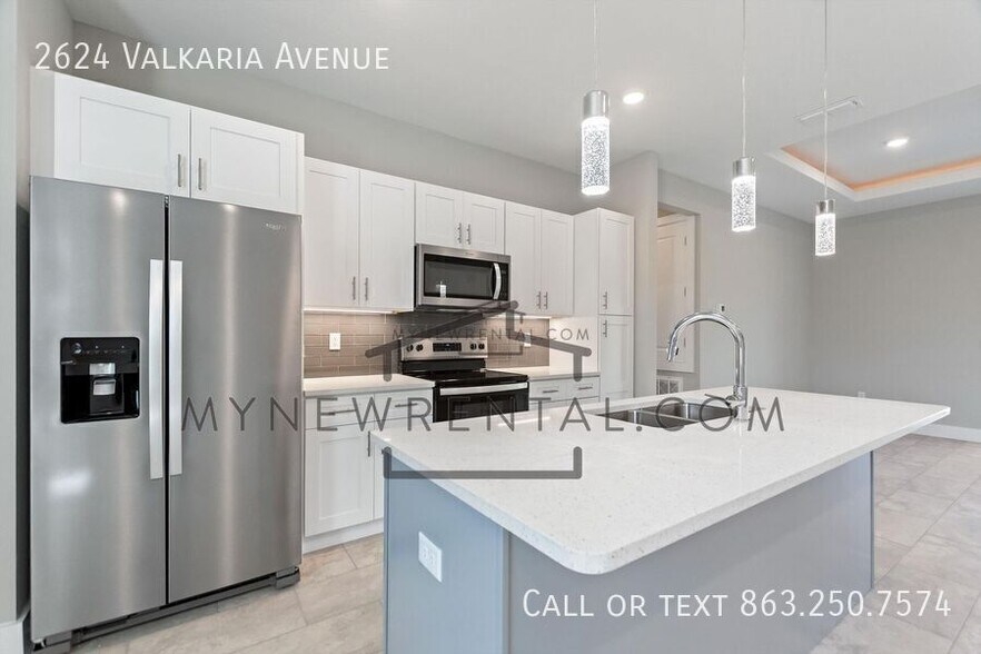 Building Photo - 2624 Valkaria Ave