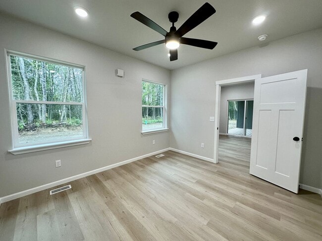 Building Photo - 630 Wortham Ave