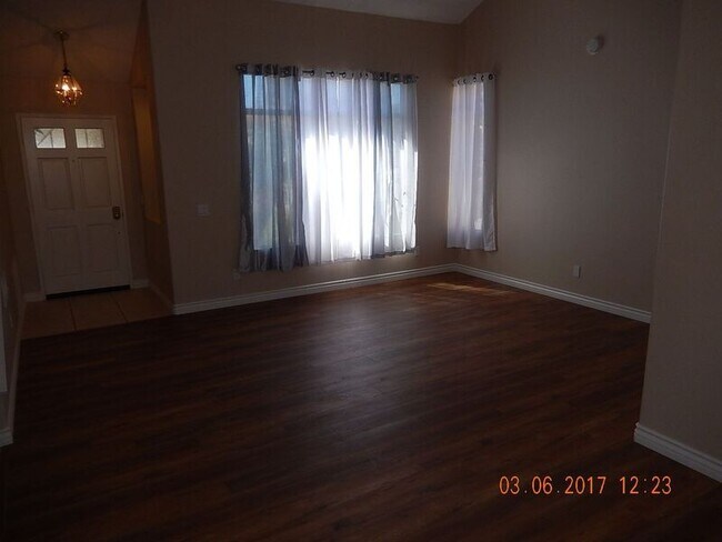Building Photo - 28720 N Port Ln