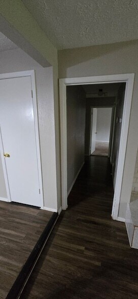 Building Photo - 1419 Twining Oaks Ln