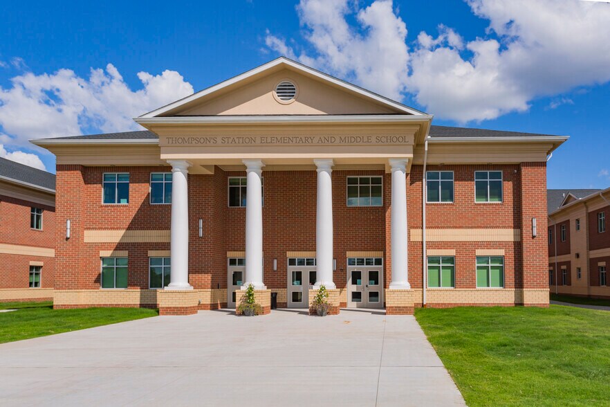 Building Photo - 2576 Wellesley Square Dr