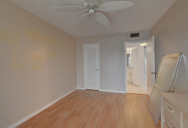 Building Photo - 3060 Exeter