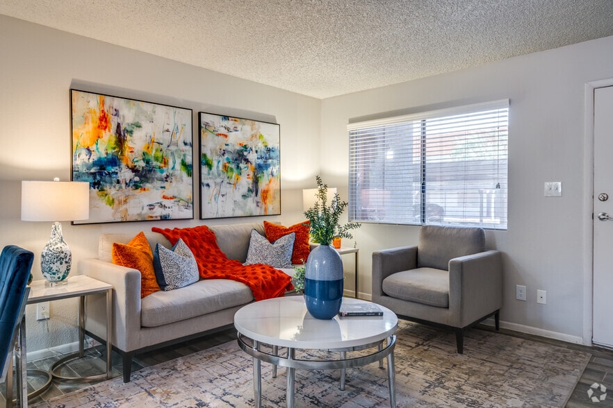 2BR, 2BA - 844SF - Newport