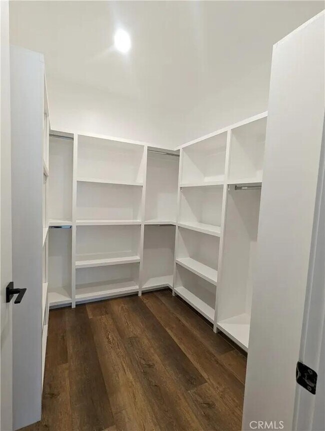 Building Photo - 11141 Strathern St