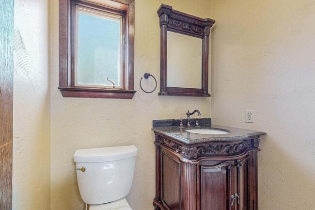 Building Photo - 501 Calle De