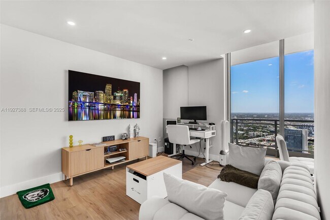 Building Photo - 92 SW 3rd St