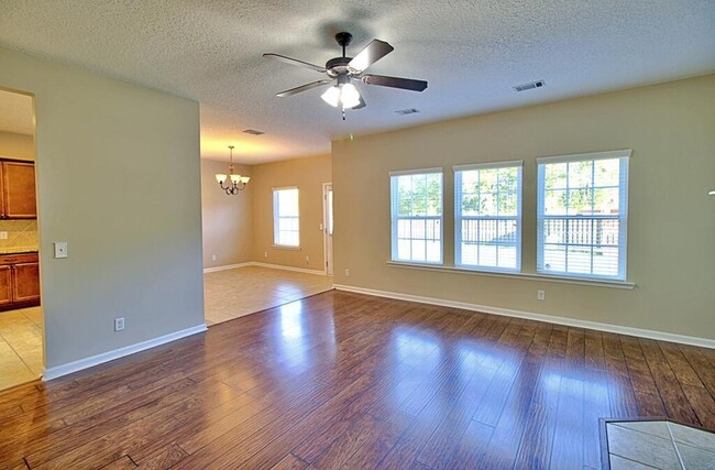 Building Photo - 1111 Marne Blvd