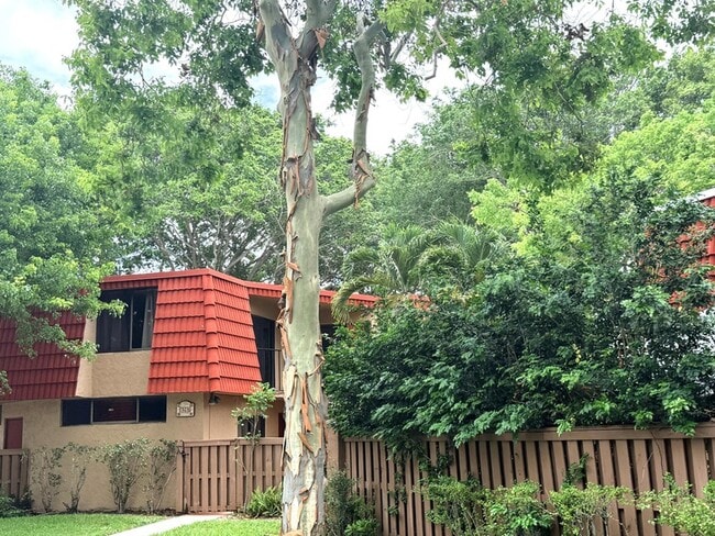 Building Photo - 8255 Severn Dr