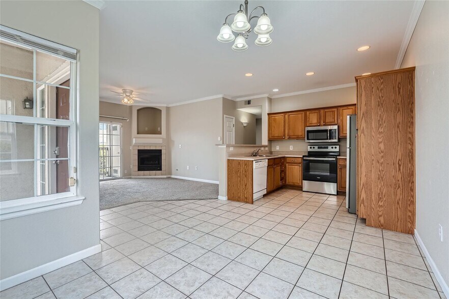 Building Photo - 10070 E Carolina Dr
