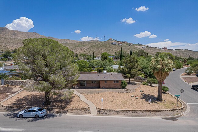 Building Photo - 4200 N Stanton St