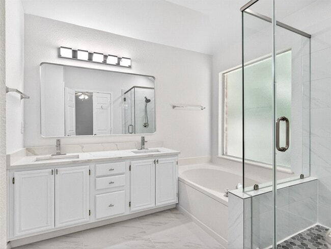 Building Photo - 1817 Newton Dr