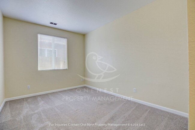 Building Photo - Beautifully maintained 4 bedroom 2 bath home!