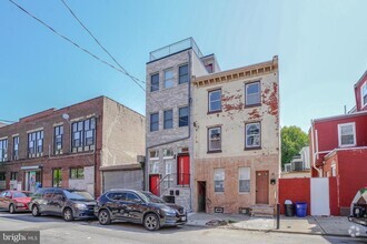 Building Photo - 1309 N Randolph St