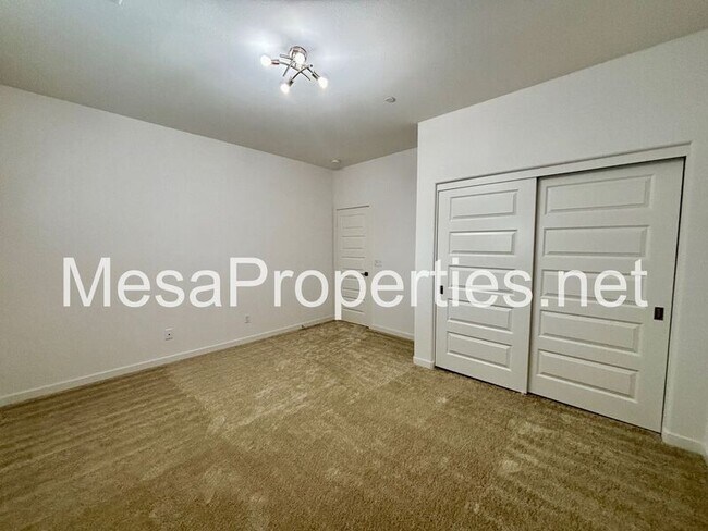 Building Photo - 7031 Aloe Ln