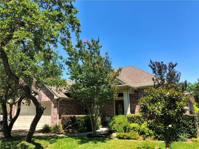 Building Photo - 9821 Savannah Ridge Dr