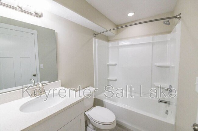 Building Photo - 1091 W Emerald Pools Ln