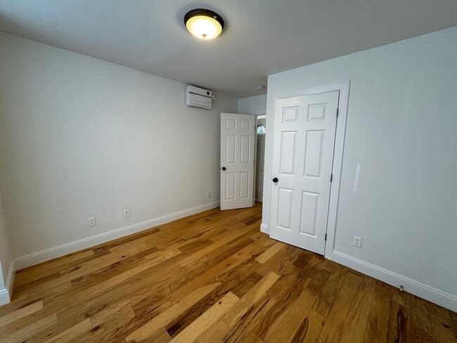 Building Photo - 2713 Sutter St