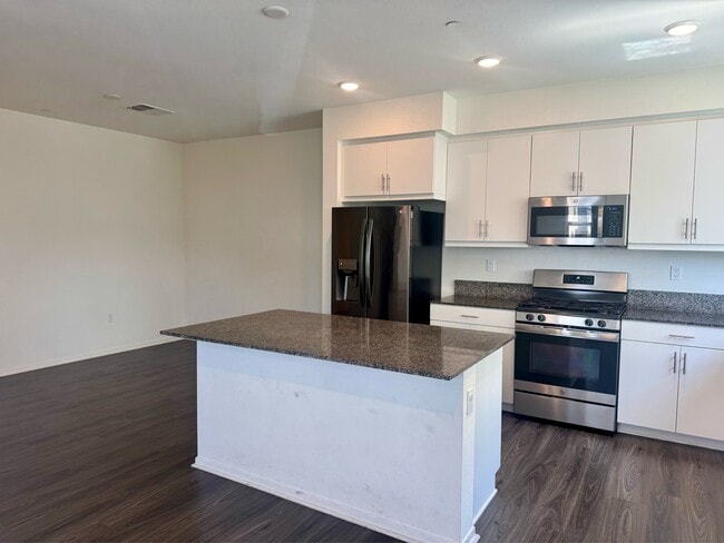 Building Photo - 5208 Surfwalk Wy