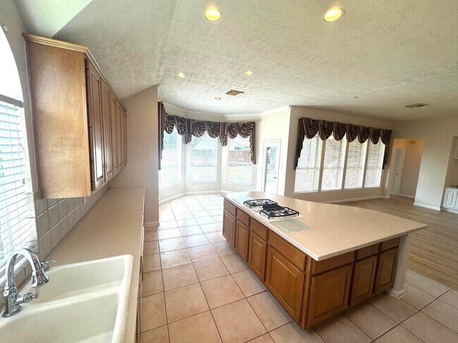 Building Photo - 12015 Concho Bay Ct