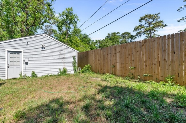 Building Photo - 3853 Rosedale St
