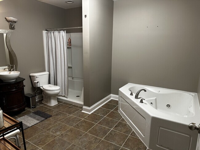 Building Photo - 2424 Calendula Rd