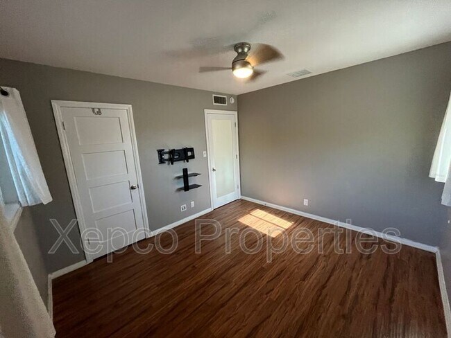 Building Photo - 4080 Cll San Antonio