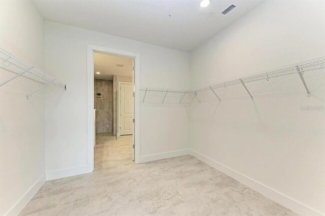Building Photo - 10016 Rembrandt Wy
