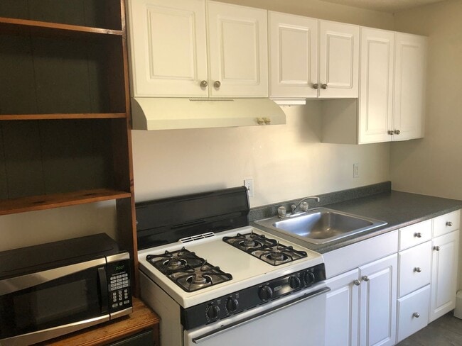Interior Photo - 21-25 Pierce St.