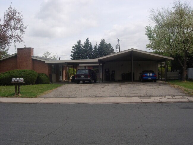 Building Photo - co4325