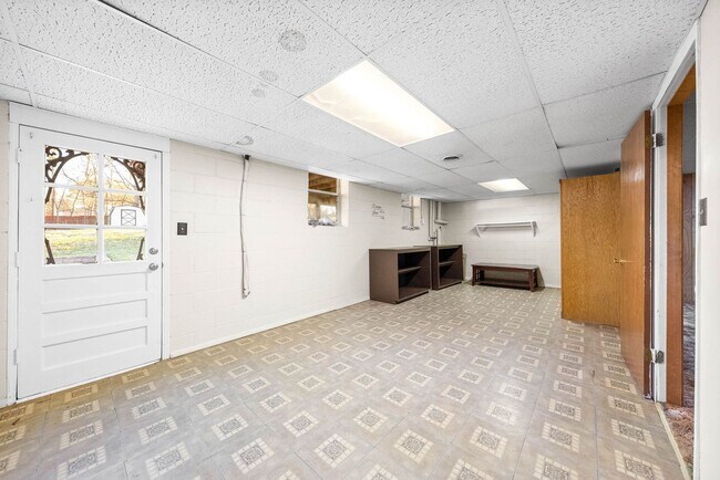 Building Photo - 3 Bedroom Home for Rent in St. B!
