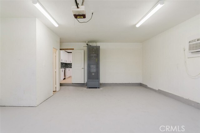 Building Photo - 9540 Debra Ave