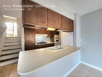Building Photo - 726 Concord Ln
