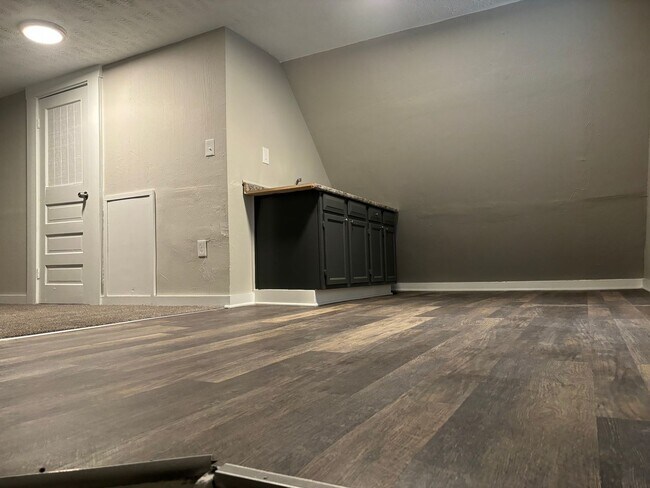 Building Photo - 86th,W.3285