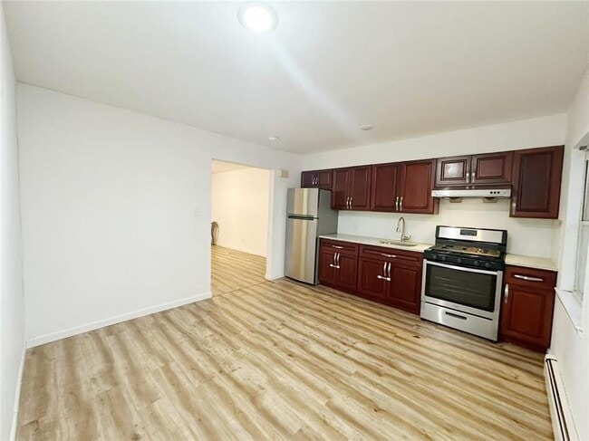 Building Photo - 108-51-10863 63rd Dr