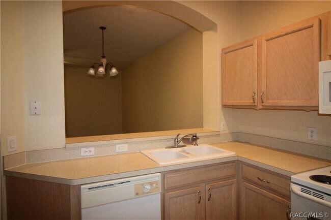 Building Photo - 1600 W Spring Meadow Loop