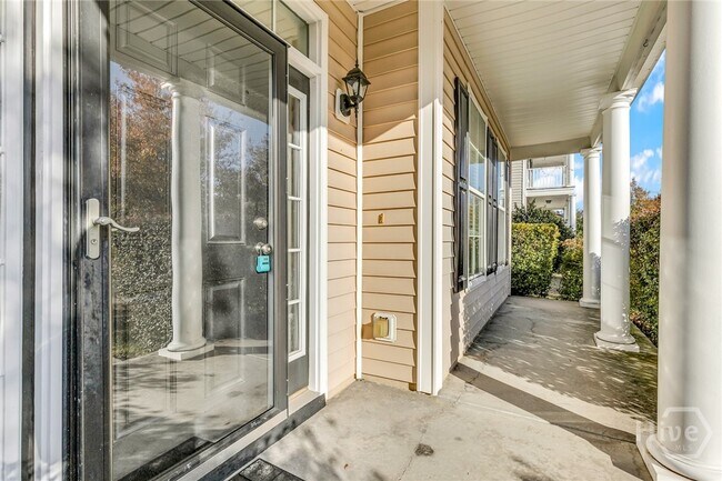 Building Photo - 16 Bushwood Dr