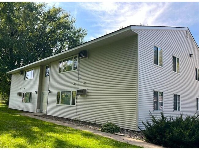 Building Photo - 150 Wayne St