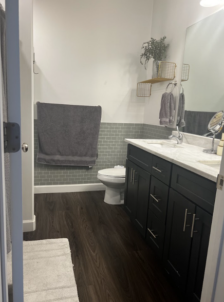 Master bath with 2 showers - 344 S 740 W