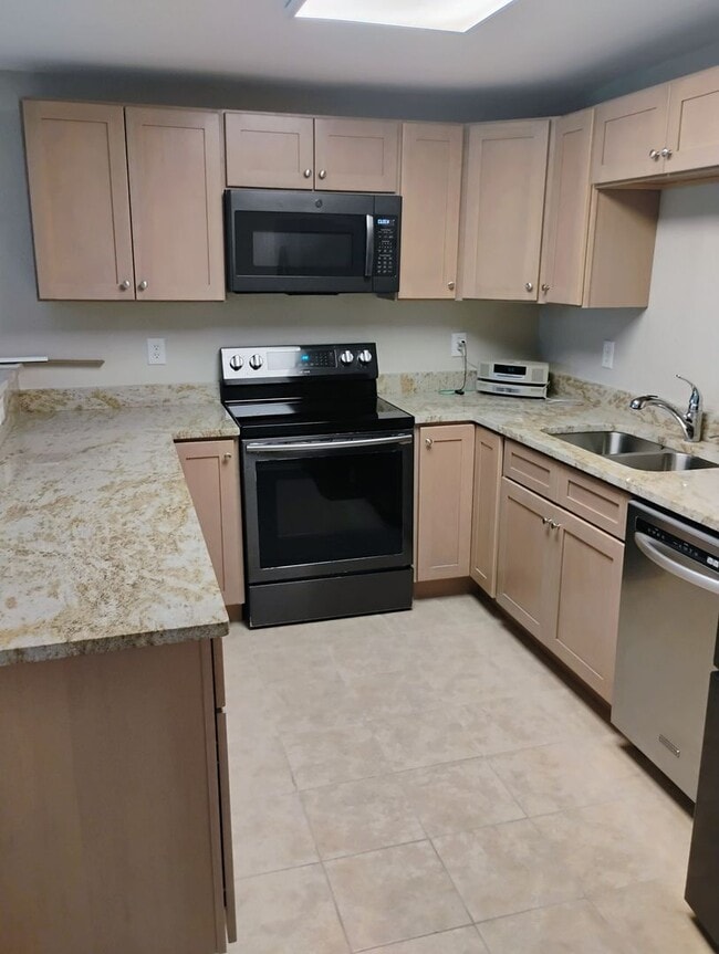 Building Photo - Completely Remodeled Home