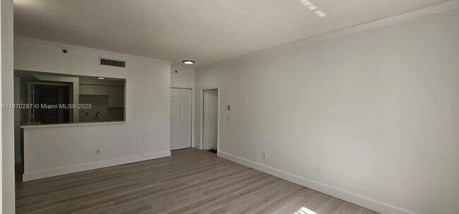 Building Photo - 3205 NE 184th St