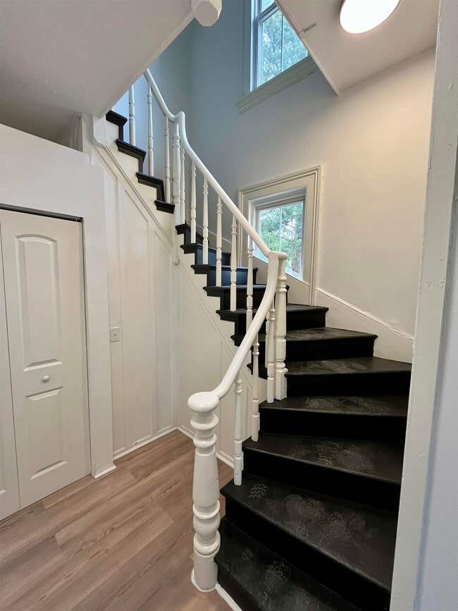 Building Photo - 500 Ridge St