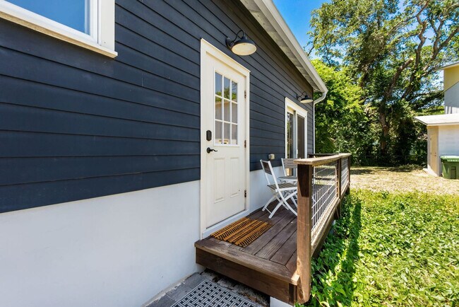 Building Photo - 30 Magnolia Dr