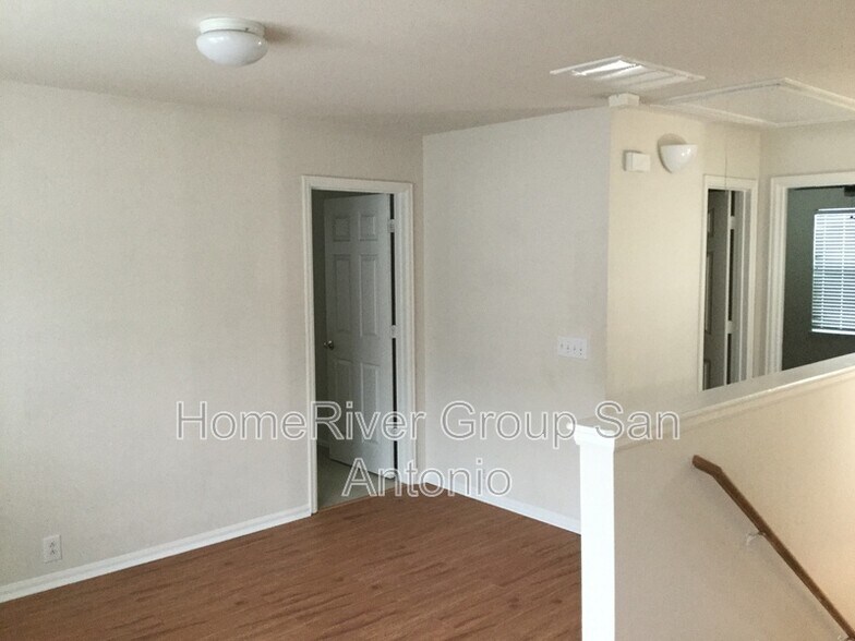 Building Photo - 802 Amber Knoll