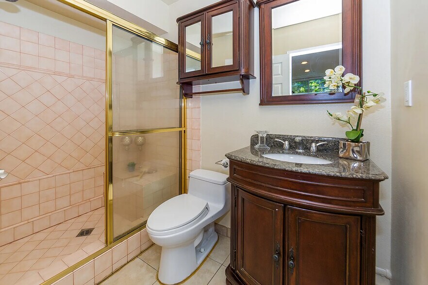 Building Photo - 4610 Densmore Ave