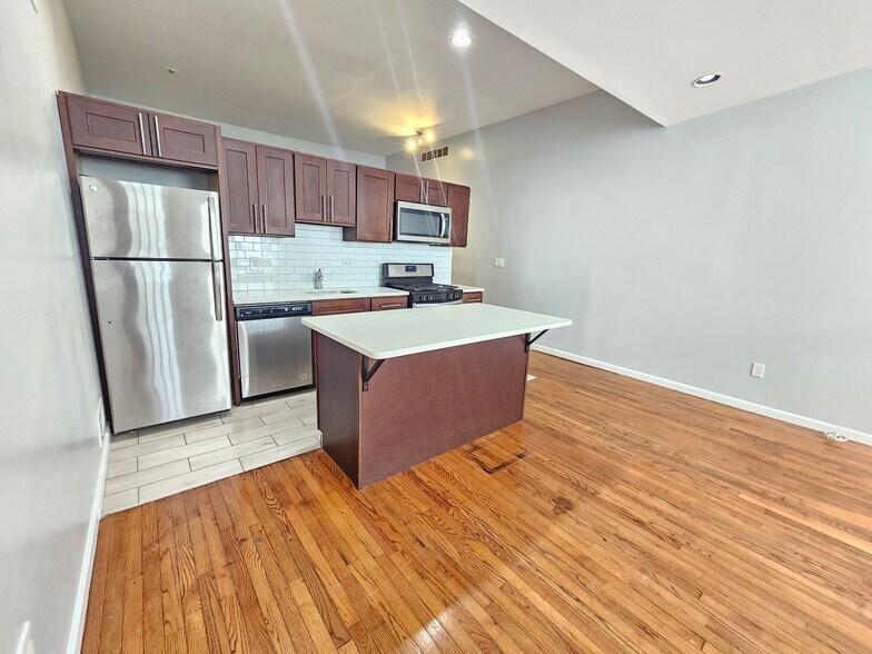 Building Photo - 930 E Passyunk Ave