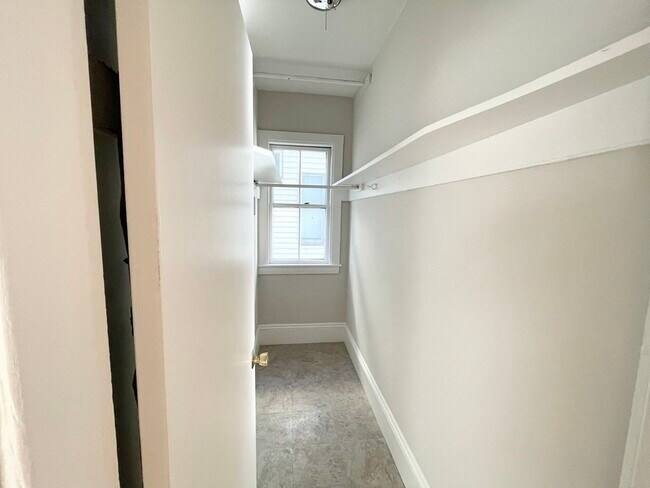 Building Photo - 26-28 Harbor View St