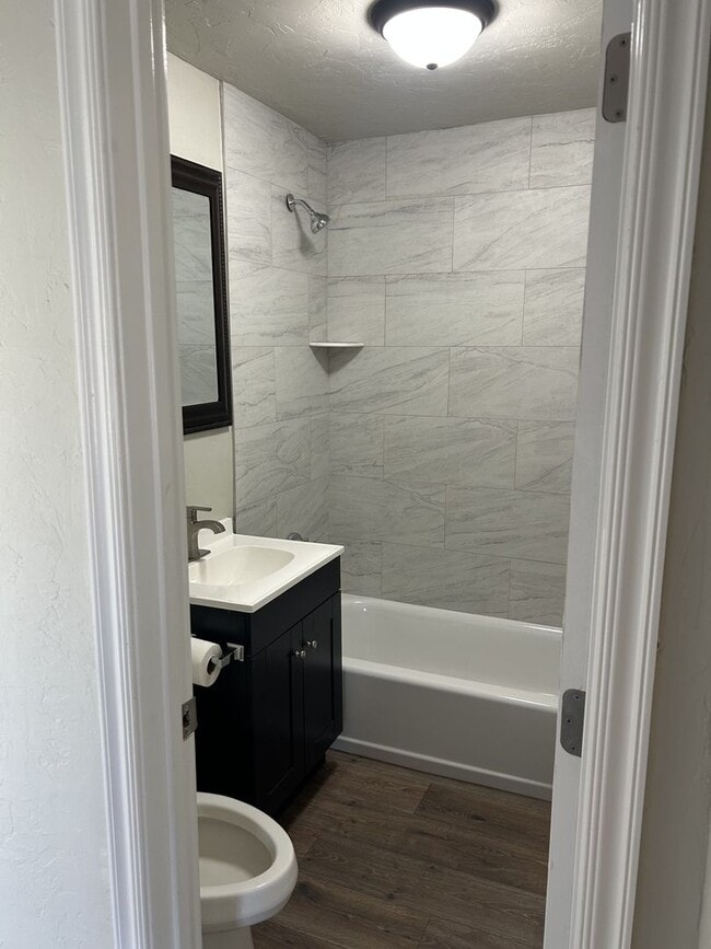 Building Photo - Beautiful Fully Remodeled 3 bedroom in Oklahoma City