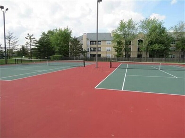 Building Photo - 6729 Meadow Creek Dr